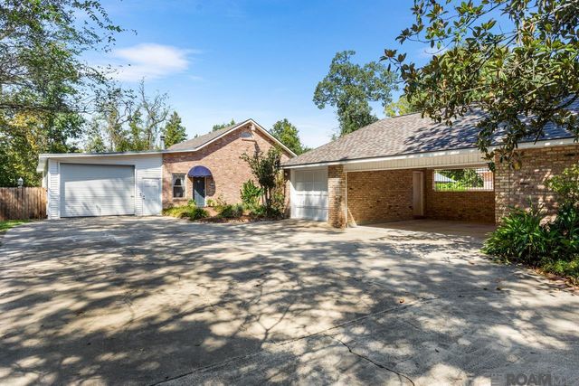 6423 Lawnridge Dr, Central, LA 70818