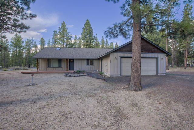 327 Chapman Street, Gilchrist, OR 97737