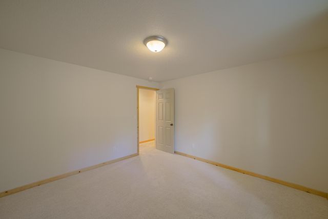 327 Chapman Street, Gilchrist, OR 97737