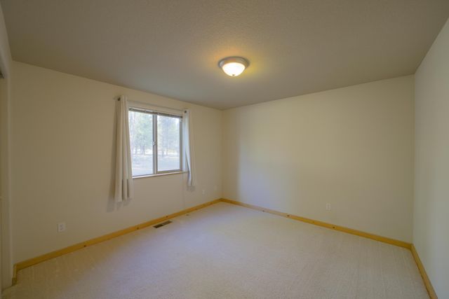 327 Chapman Street, Gilchrist, OR 97737