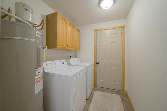 327 Chapman Street, Gilchrist, OR 97737