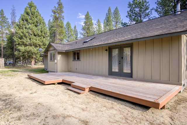 327 Chapman Street, Gilchrist, OR 97737