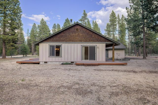 327 Chapman Street, Gilchrist, OR 97737