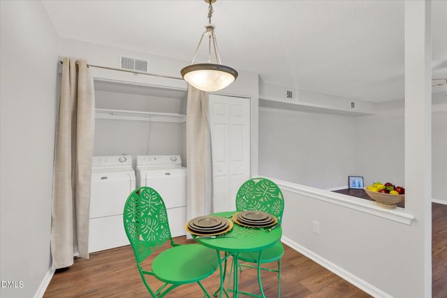 2811 Edridge Court 202, Raleigh, NC 27612