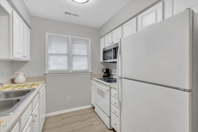 2811 Edridge Court 202, Raleigh, NC 27612