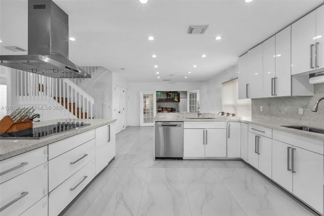 5080 SW 34th Terrace, Hollywood, FL 33312