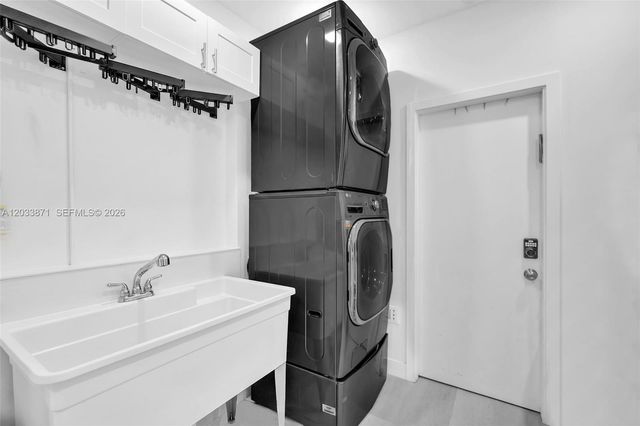5080 SW 34th Terrace, Hollywood, FL 33312