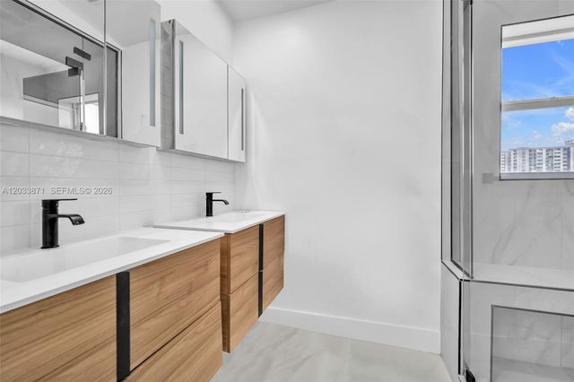 5080 SW 34th Terrace, Hollywood, FL 33312