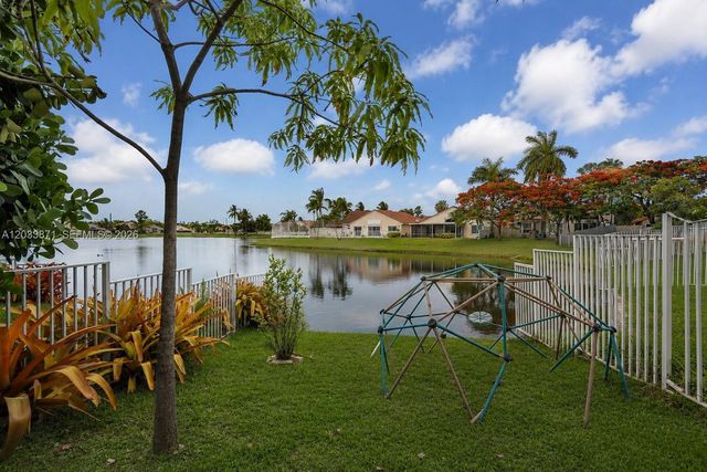 5080 SW 34th Terrace, Hollywood, FL 33312
