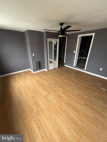 152 W GIRARD AVE, Philadelphia, PA 19123