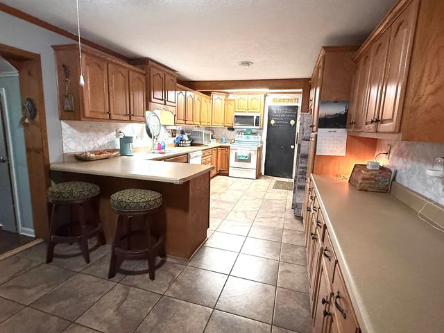 127 HARVEY NEWMAN RD, Gates, TN 38037