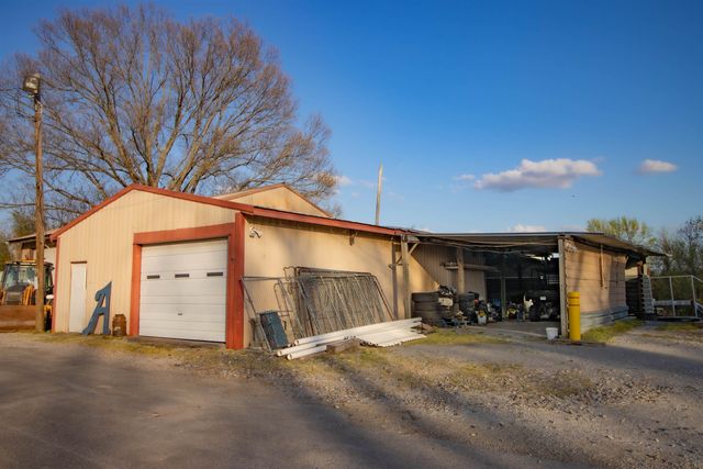 127 HARVEY NEWMAN RD, Gates, TN 38037