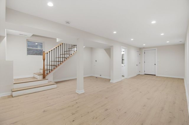 821 N Lockwood Avenue, Chicago, IL 60651