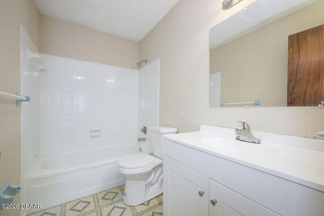 927 E Millard Court, Daytona Beach, FL 32117