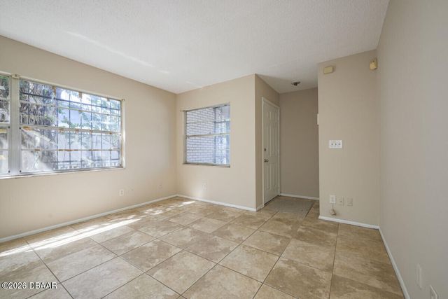 927 E Millard Court, Daytona Beach, FL 32117