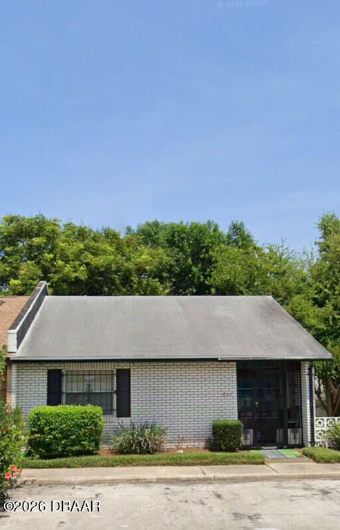 927 E Millard Court, Daytona Beach, FL 32117