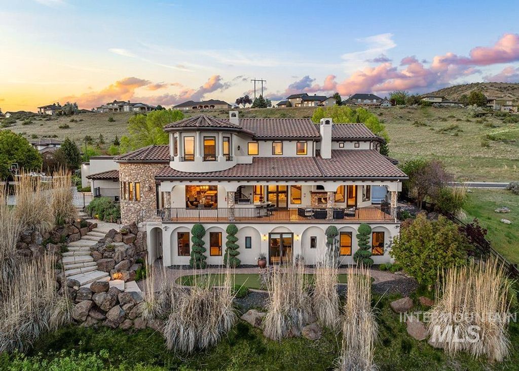 473 N Strata Via Way, Boise, ID 83712 photo 2