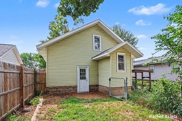 143 Murray Street SE, Kentwood, MI 49548