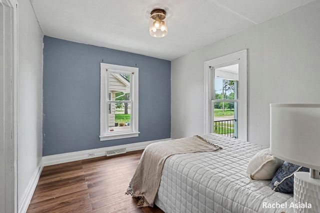 143 Murray Street SE, Kentwood, MI 49548
