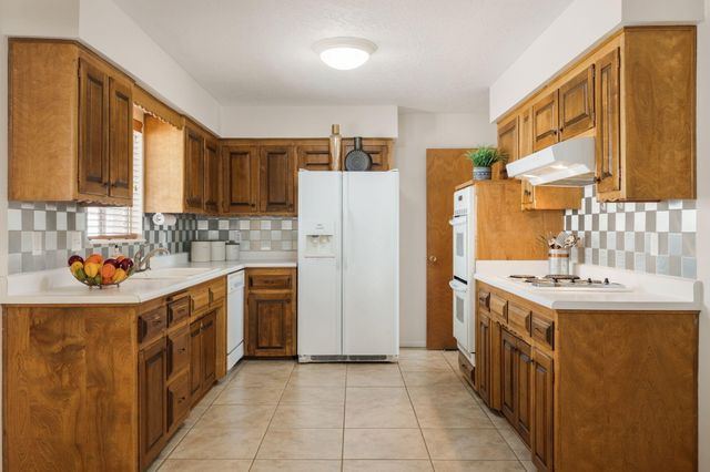 12329 Princess Jeanne Avenue NE, Albuquerque, NM 87112