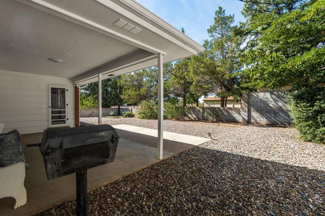 12329 Princess Jeanne Avenue NE, Albuquerque, NM 87112