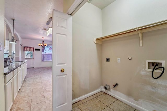 3818 Ridge Canyon Road, Baytown, TX 77521