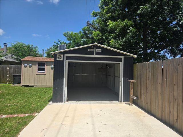 3818 Ridge Canyon Road, Baytown, TX 77521