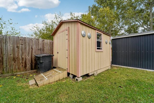 3818 Ridge Canyon Road, Baytown, TX 77521