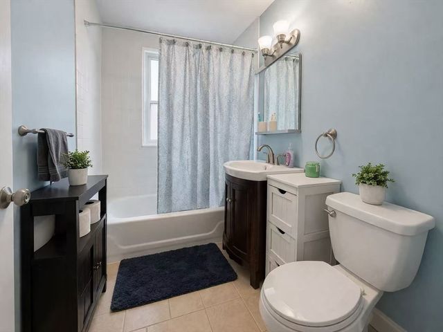 1409 Commonwealth Ave 301, Boston, MA 02135