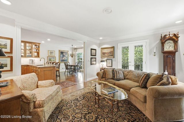 2 Brownsboro Hill Rd, Louisville, KY 40207