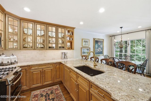 2 Brownsboro Hill Rd, Louisville, KY 40207