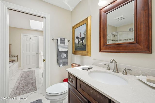 2 Brownsboro Hill Rd, Louisville, KY 40207
