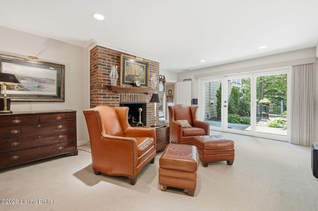2 Brownsboro Hill Rd, Louisville, KY 40207