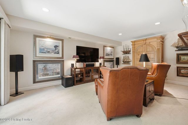 2 Brownsboro Hill Rd, Louisville, KY 40207