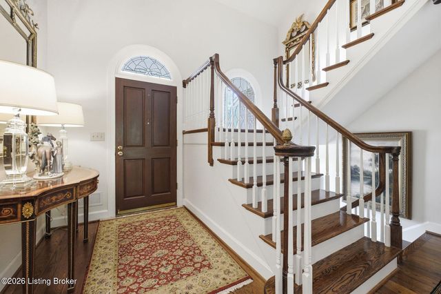 2 Brownsboro Hill Rd, Louisville, KY 40207