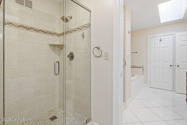 2 Brownsboro Hill Rd, Louisville, KY 40207