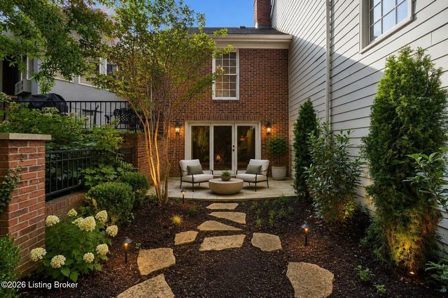 2 Brownsboro Hill Rd, Louisville, KY 40207