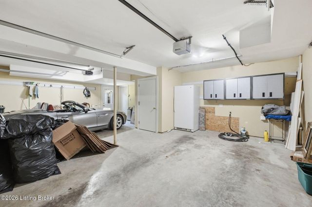 2 Brownsboro Hill Rd, Louisville, KY 40207