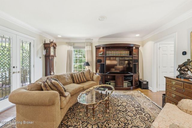 2 Brownsboro Hill Rd, Louisville, KY 40207