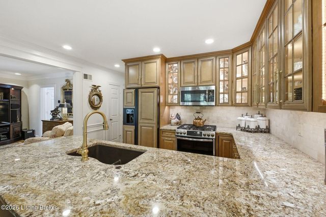 2 Brownsboro Hill Rd, Louisville, KY 40207