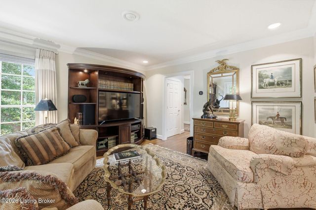 2 Brownsboro Hill Rd, Louisville, KY 40207