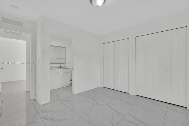 2490 NW 44th St, Miami, FL 33142