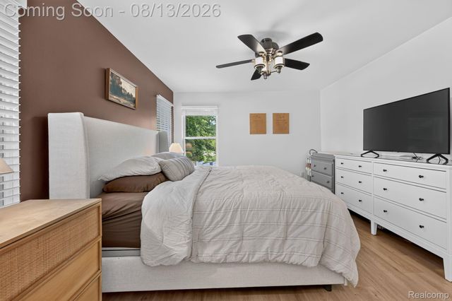 2028 Waterside Drive, Fenton Charter Township, MI 48430