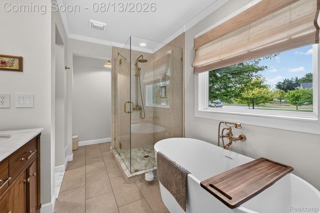 2028 Waterside Drive, Fenton Charter Township, MI 48430