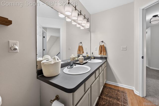 2028 Waterside Drive, Fenton Charter Township, MI 48430