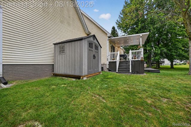 2028 Waterside Drive, Fenton Charter Township, MI 48430