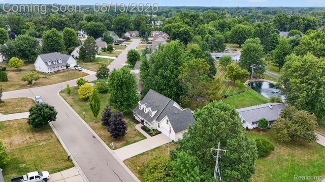 2028 Waterside Drive, Fenton Charter Township, MI 48430