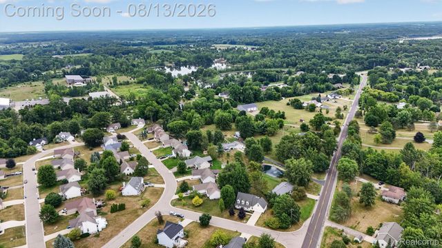 2028 Waterside Drive, Fenton Charter Township, MI 48430