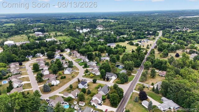2028 Waterside Drive, Fenton Charter Township, MI 48430