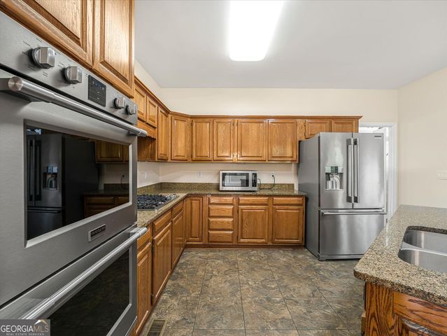 96 Southern Golf Court, Fayetteville, GA 30215